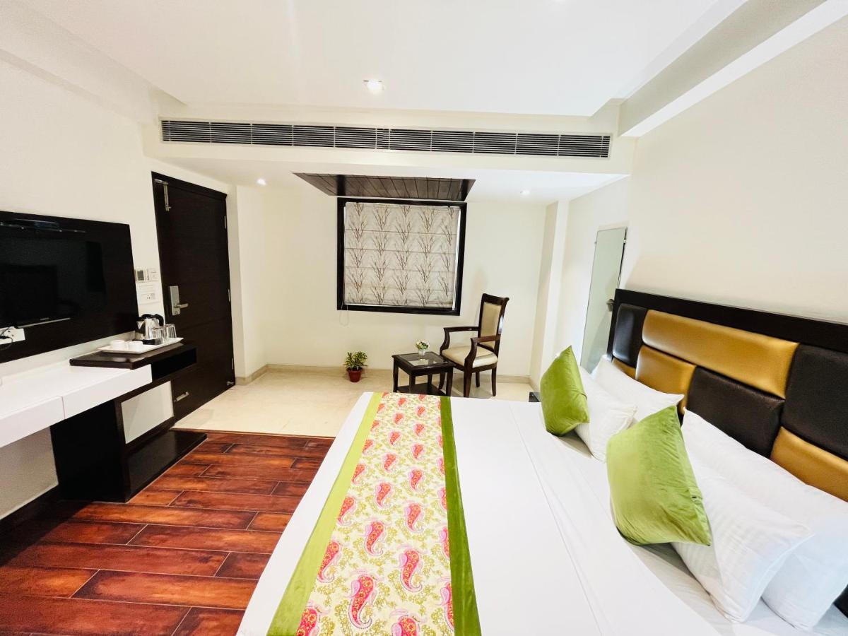 Hotel Aura Ip Grand Karkardooma Metro Station New Delhi Couple Friendly Εξωτερικό φωτογραφία