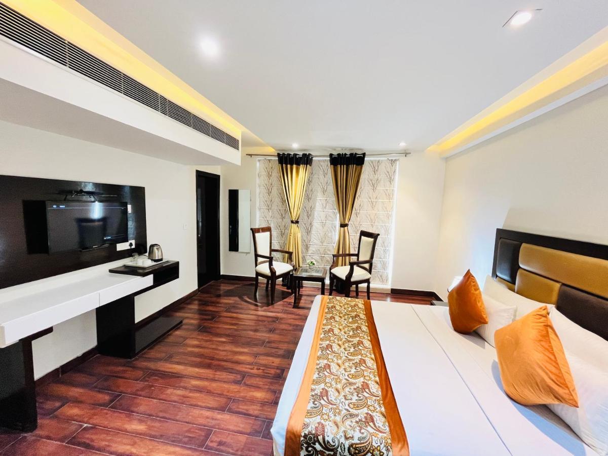 Hotel Aura Ip Grand Karkardooma Metro Station New Delhi Couple Friendly Εξωτερικό φωτογραφία
