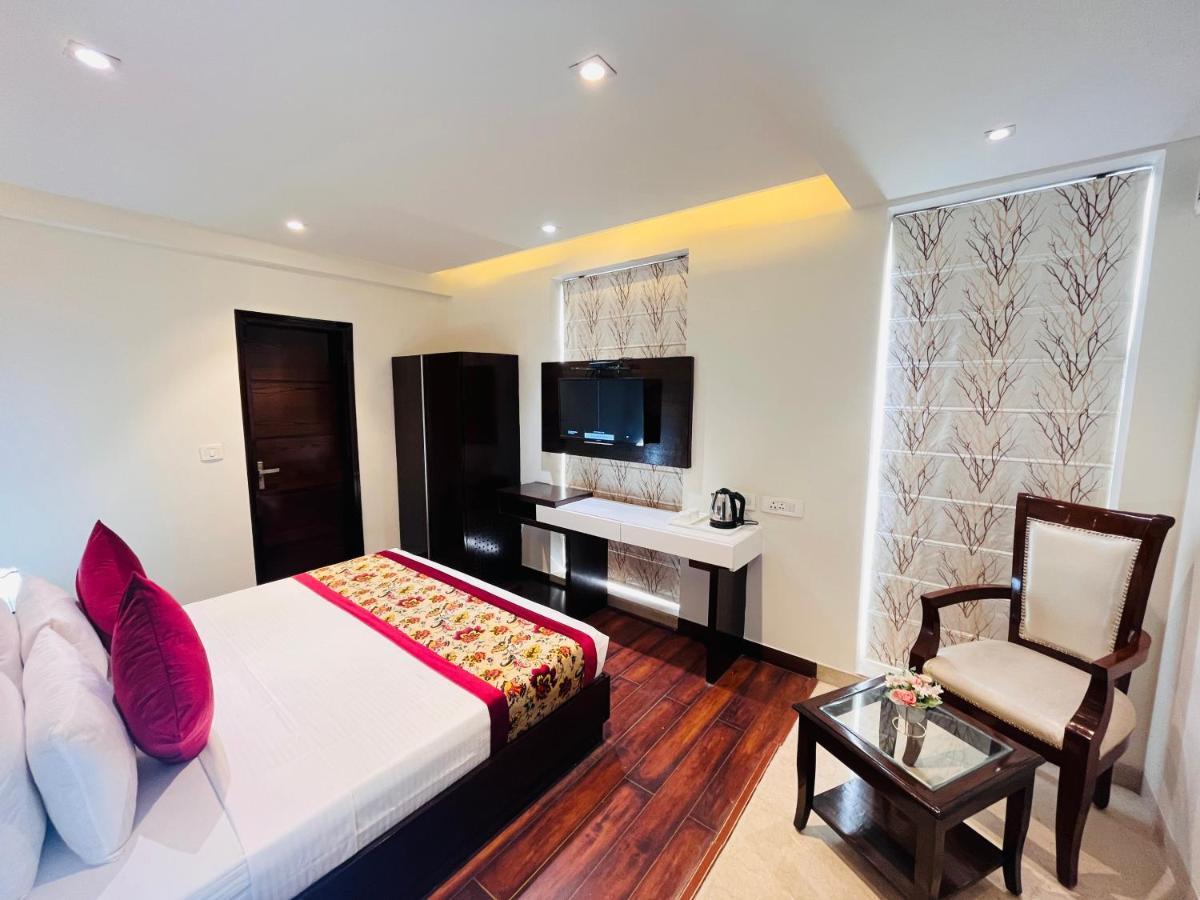 Hotel Aura Ip Grand Karkardooma Metro Station New Delhi Couple Friendly Εξωτερικό φωτογραφία