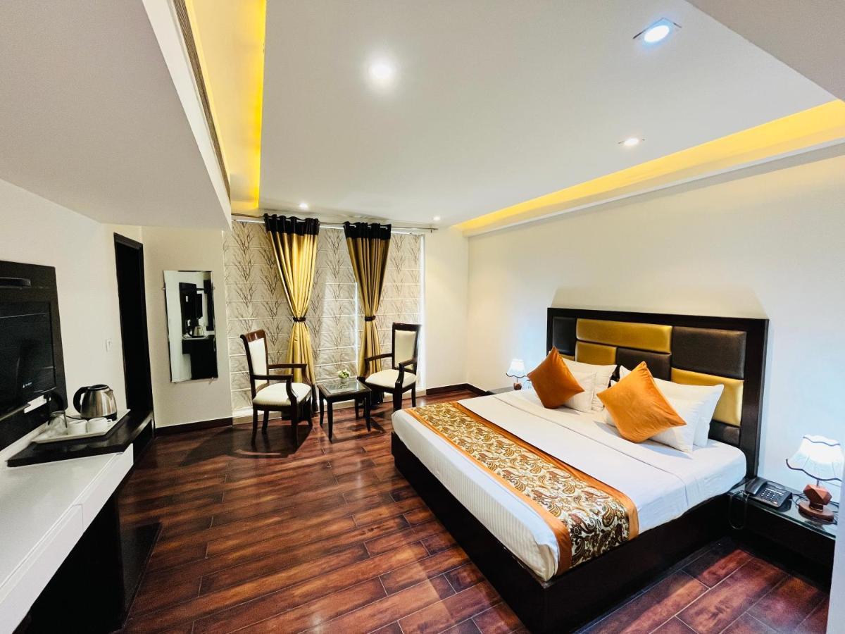 Hotel Aura Ip Grand Karkardooma Metro Station New Delhi Couple Friendly Εξωτερικό φωτογραφία