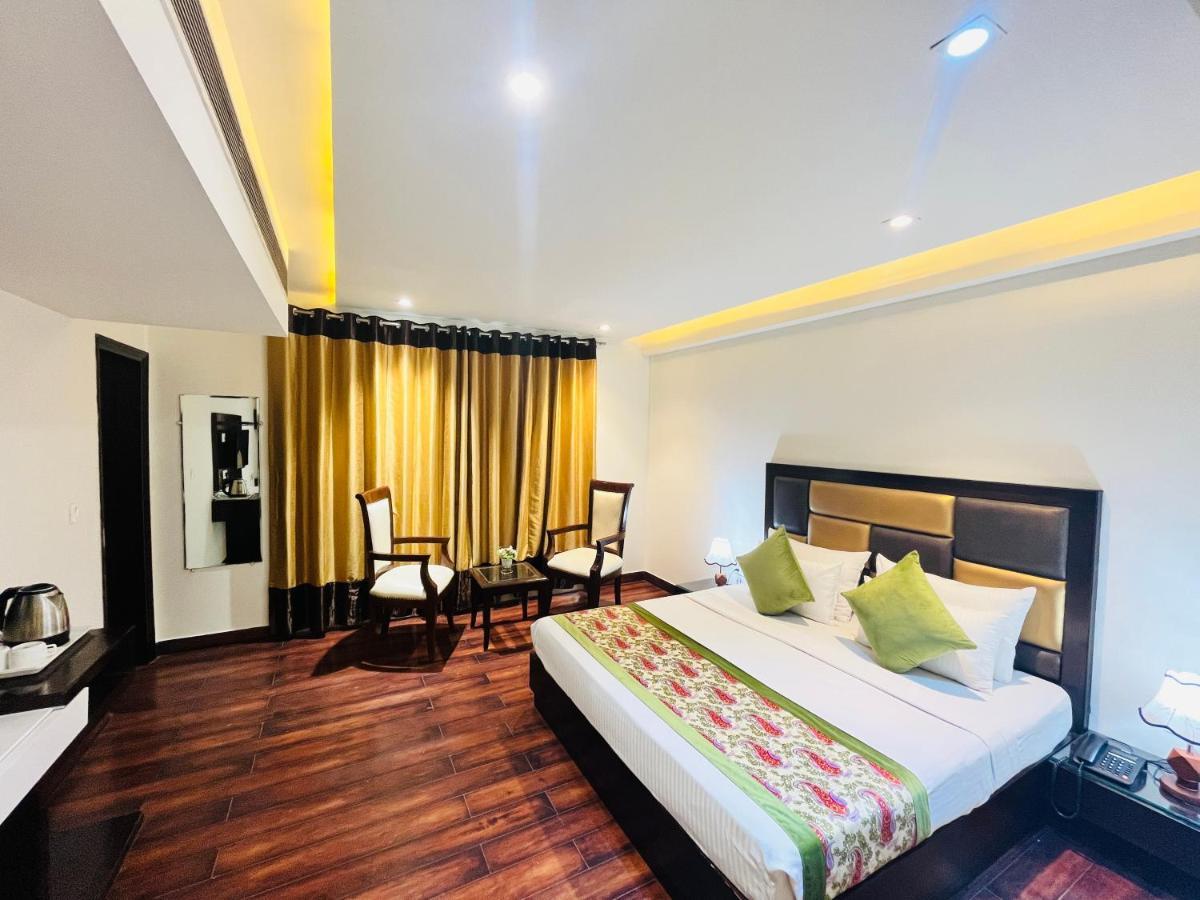 Hotel Aura Ip Grand Karkardooma Metro Station New Delhi Couple Friendly Εξωτερικό φωτογραφία