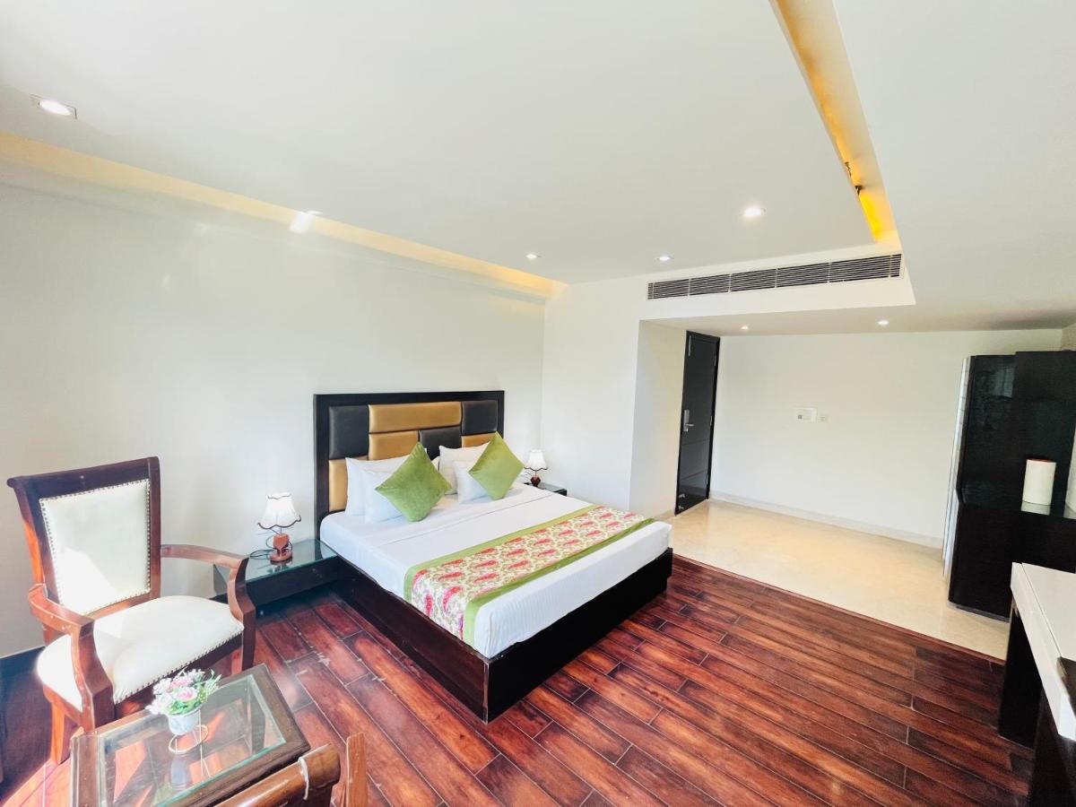 Hotel Aura Ip Grand Karkardooma Metro Station New Delhi Couple Friendly Εξωτερικό φωτογραφία
