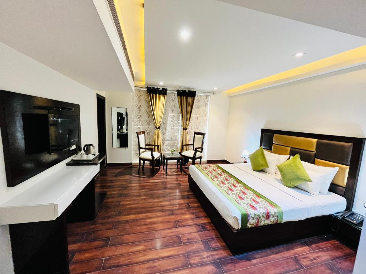 Hotel Aura Ip Grand Karkardooma Metro Station New Delhi Couple Friendly Εξωτερικό φωτογραφία