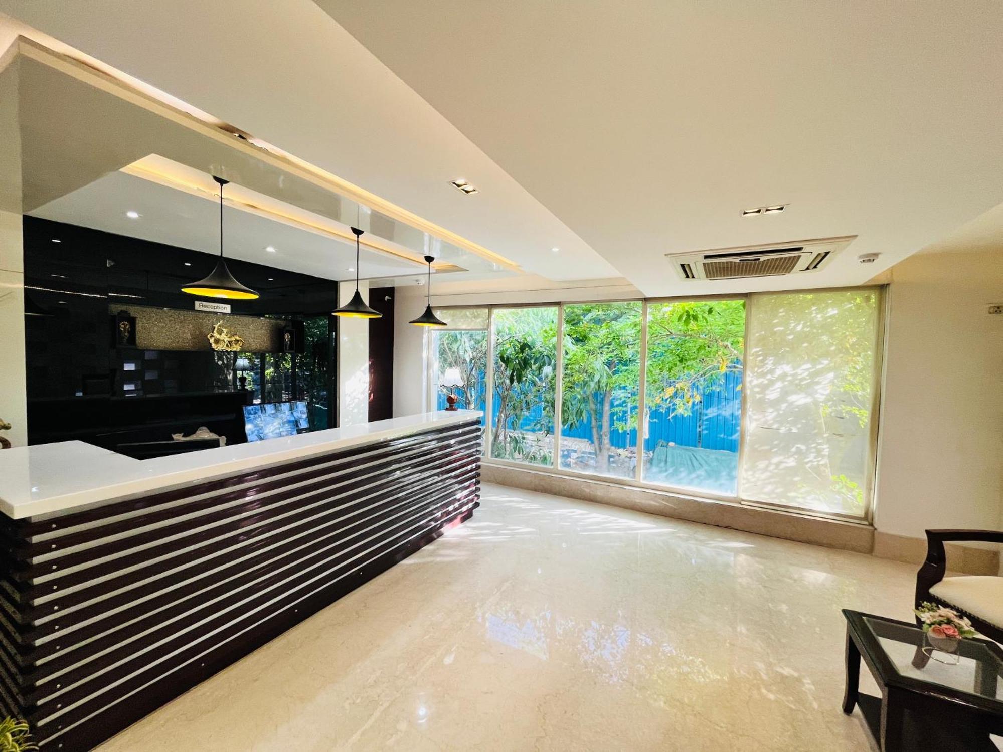 Hotel Aura Ip Grand Karkardooma Metro Station New Delhi Couple Friendly Εξωτερικό φωτογραφία