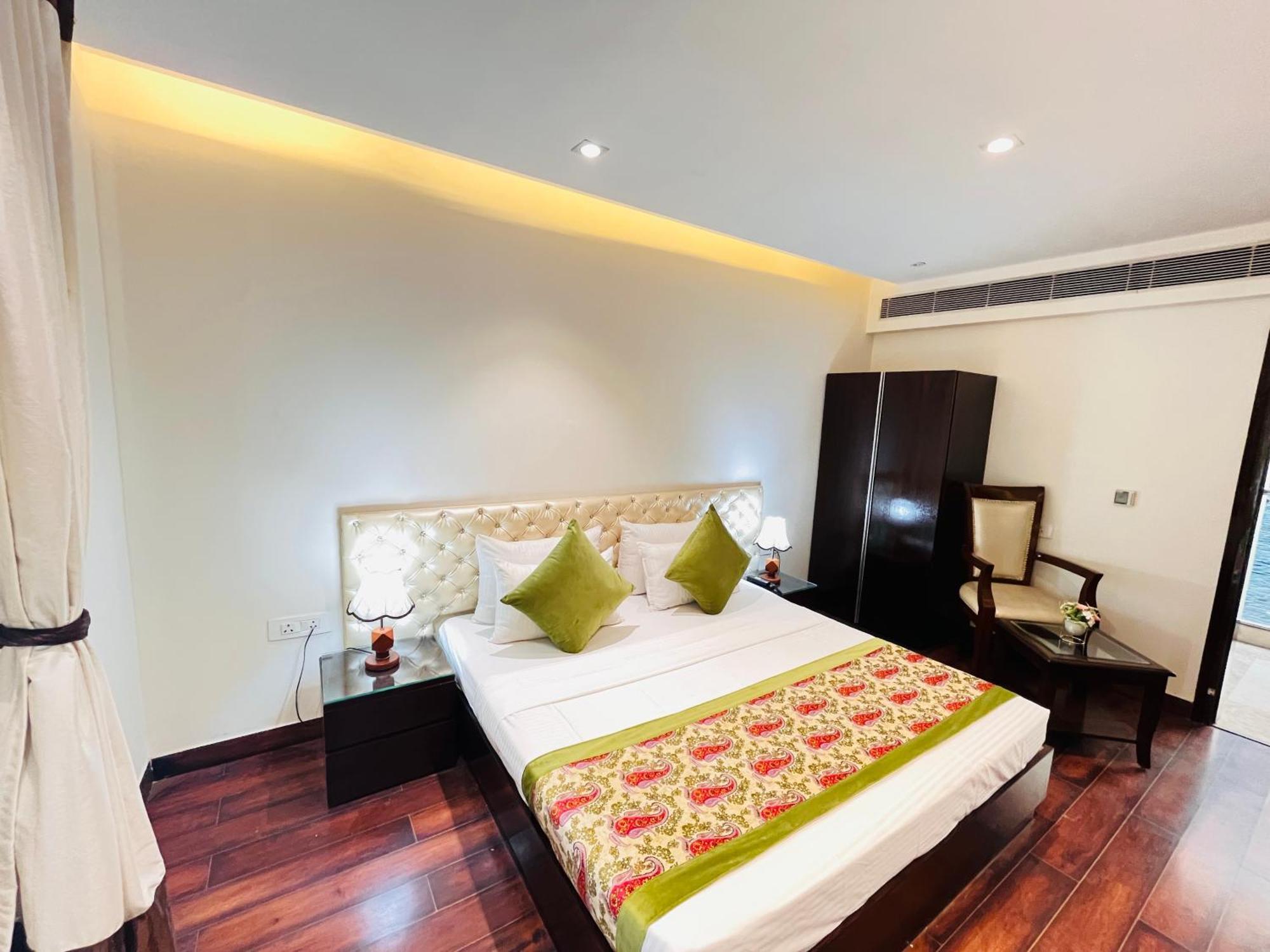 Hotel Aura Ip Grand Karkardooma Metro Station New Delhi Couple Friendly Εξωτερικό φωτογραφία