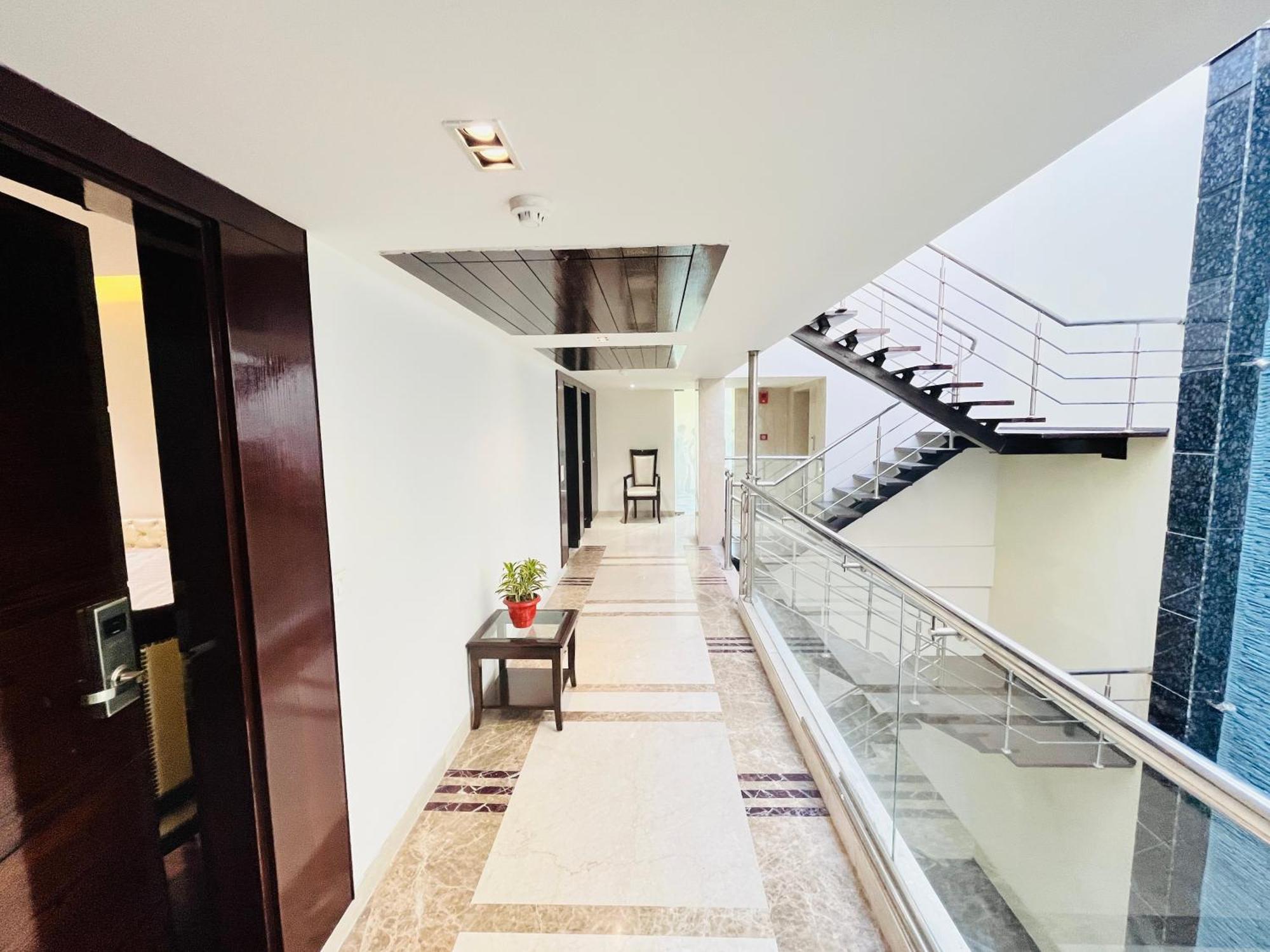 Hotel Aura Ip Grand Karkardooma Metro Station New Delhi Couple Friendly Εξωτερικό φωτογραφία