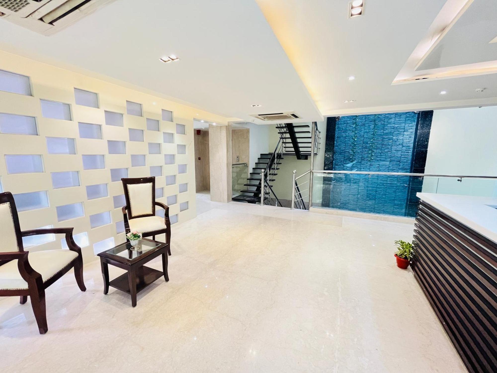 Hotel Aura Ip Grand Karkardooma Metro Station New Delhi Couple Friendly Εξωτερικό φωτογραφία