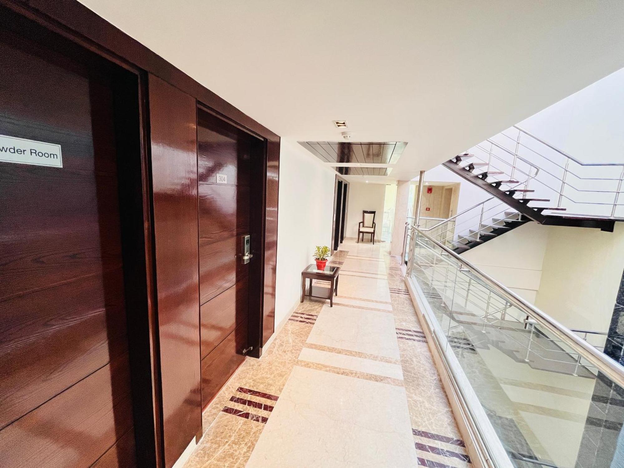 Hotel Aura Ip Grand Karkardooma Metro Station New Delhi Couple Friendly Εξωτερικό φωτογραφία